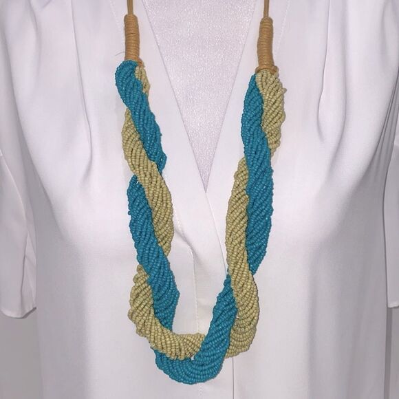 Tanjore Twisted Seed Beaded Teal And Sage Necklace - Picture 3 of 8